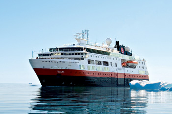 Das Expeditionsschiff FRAM erkundet für Hurtigruten Arktis und Antarktis (Foto: Hurtigruten)