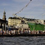 Zu den Hamburg Cruise Days ist viel los am Ufer der Elbe (Foto: Hamburg Cruise Days)